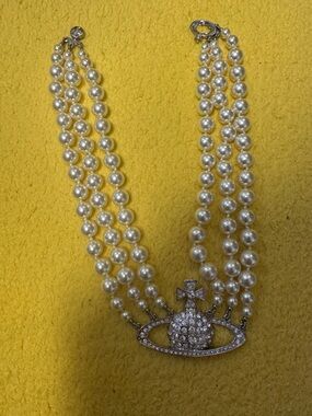 Vivienne Westwood three strand pearl choker in silver crystal